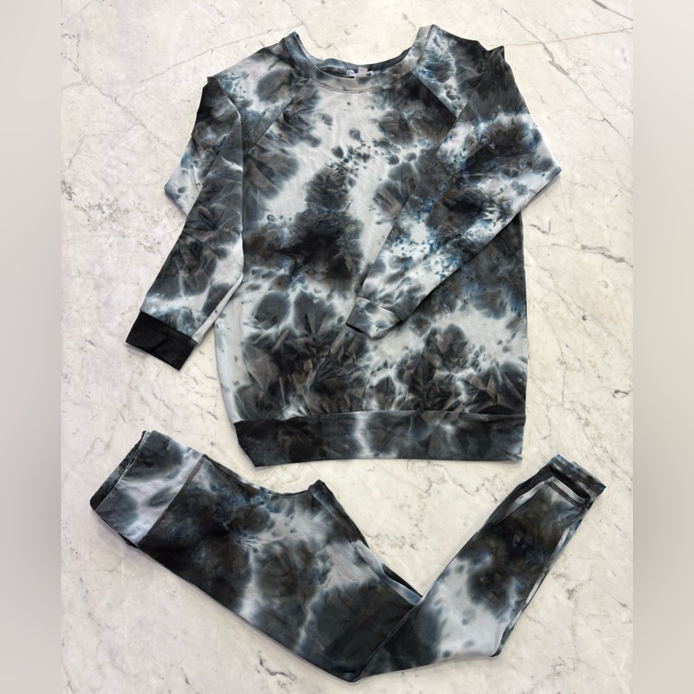 Fashion Nova Gray and Black Tie-Dye Set